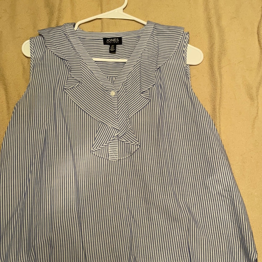 Ladies sleeveless blouse